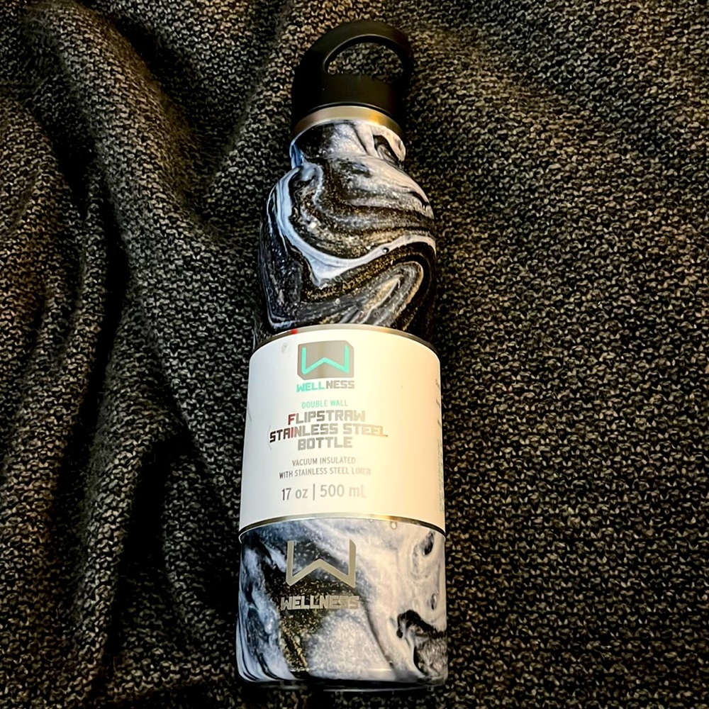 (NWT) Wellness Double Wall Flipstraw Stainless Steel Bottle